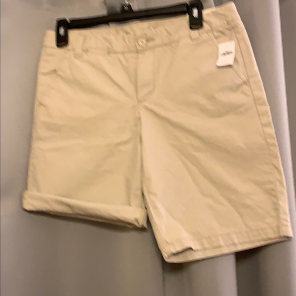NWT Gap Boyfriend Roll-Up Shorts